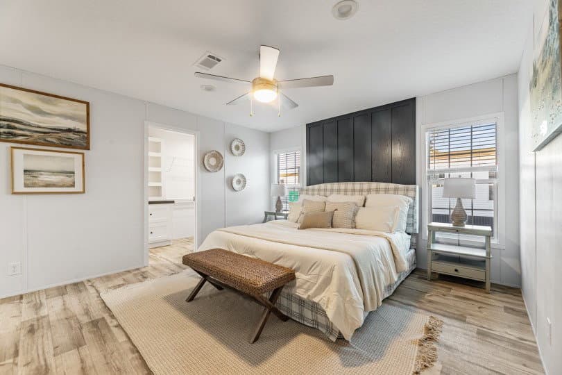32644d bedroom home features