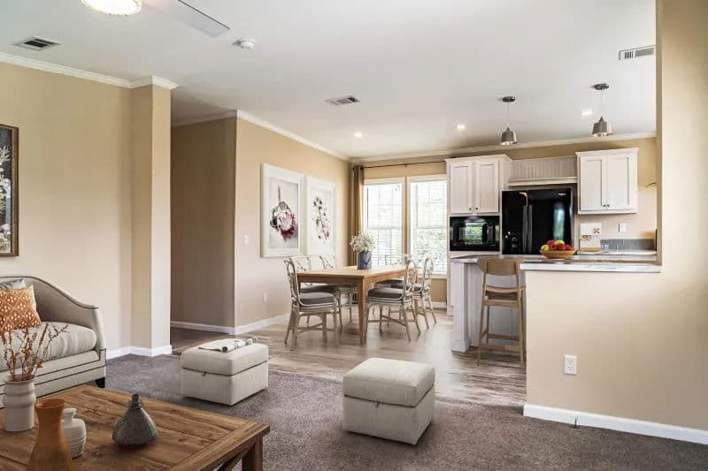 Ronton interior home features