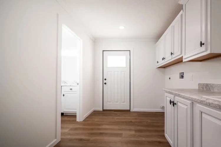 Wilson bend interior home features