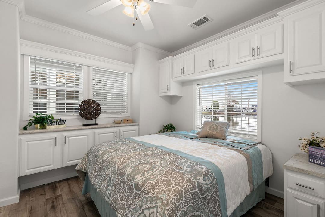 Palm bay 2622c bedroom home features
