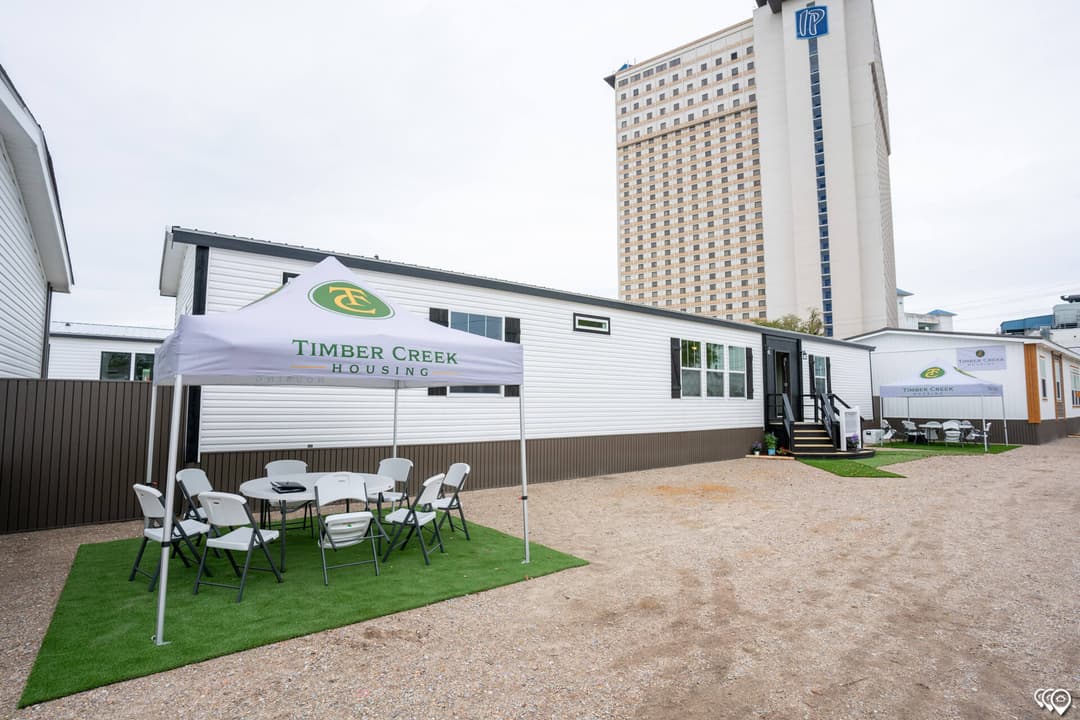 The canyon creek exterior home features
