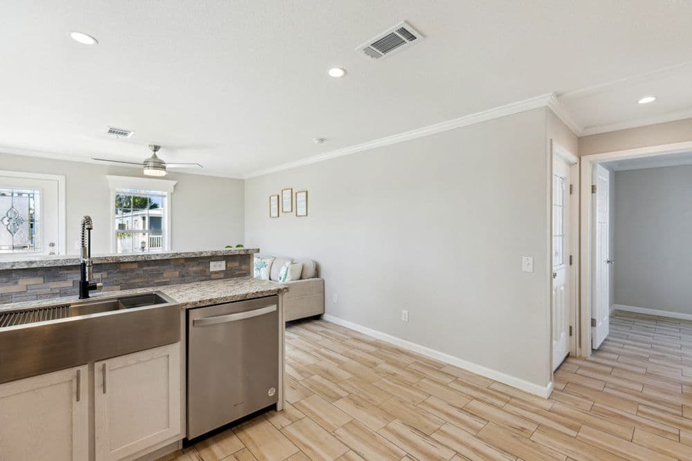 Bigbee kitchen home features