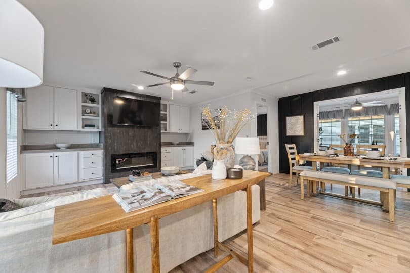 32644d interior home features