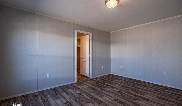 Arc1680-8000 bedroom home features