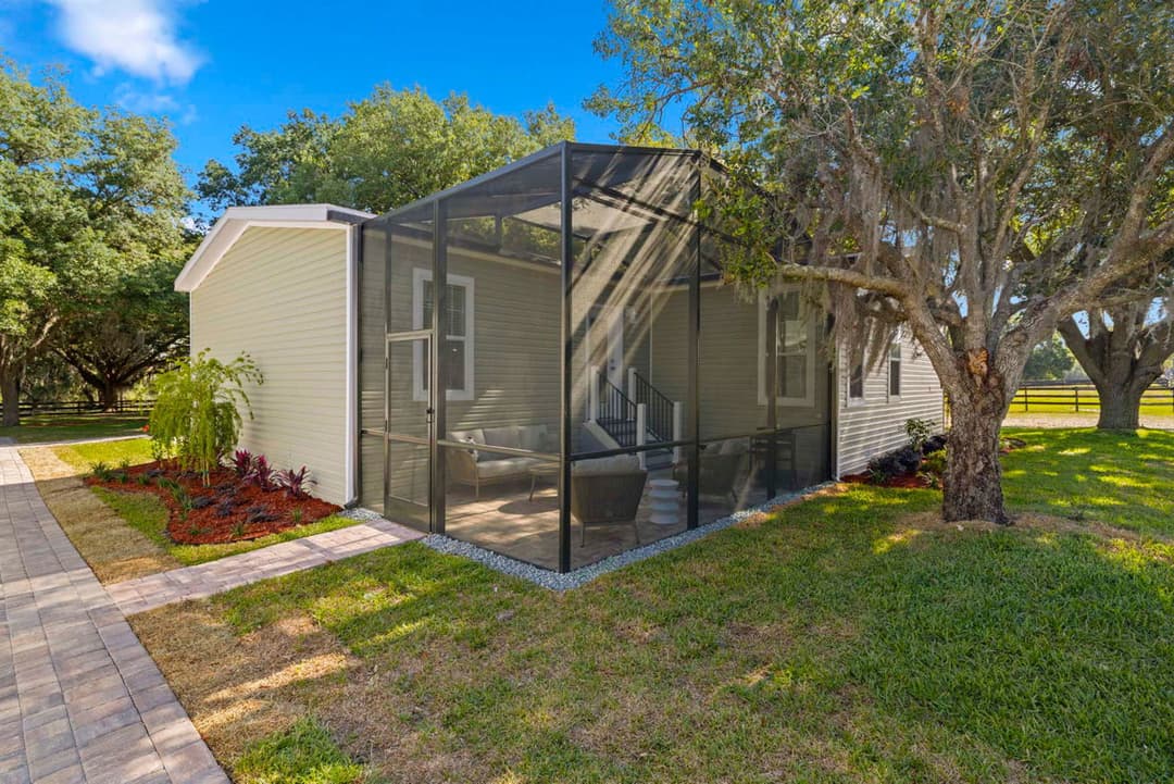 Silver springs 5046 exterior home features