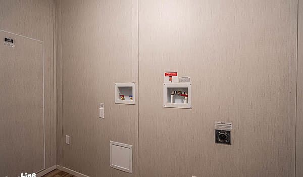 Arc1680-8000 interior home features