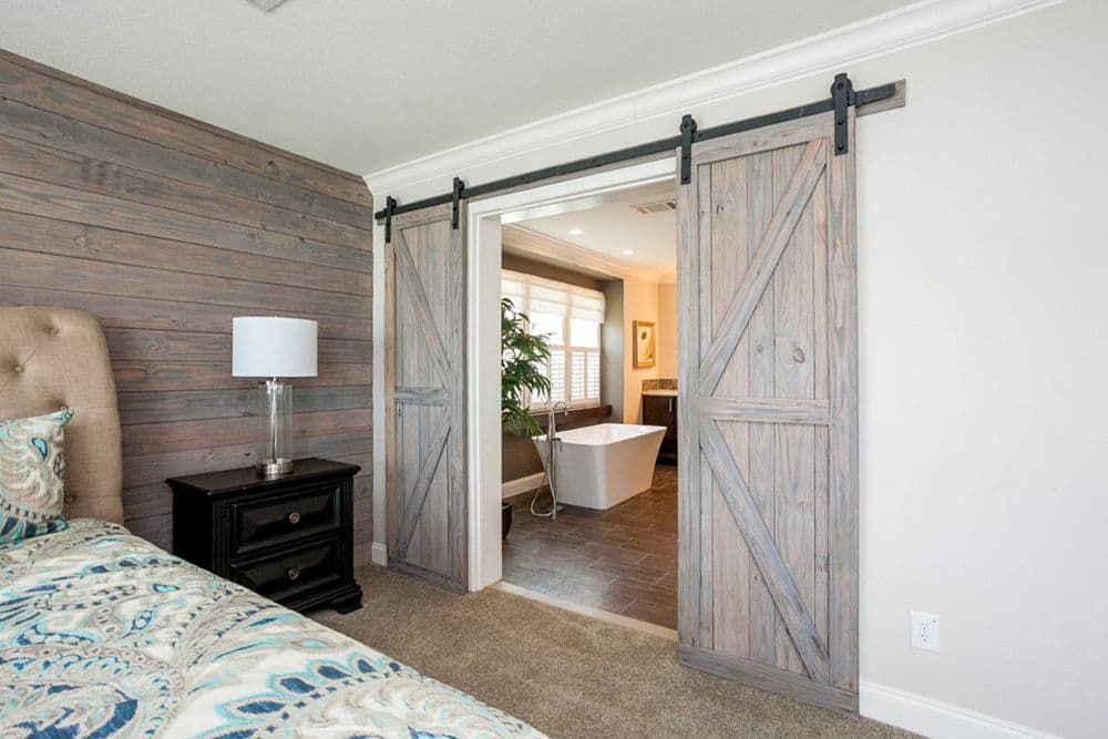 Galion bedroom home features