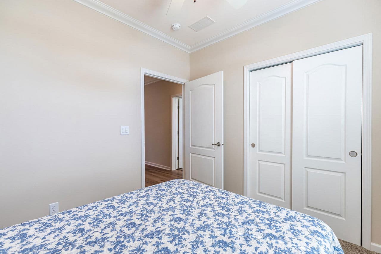 Silver springs 5035 bedroom home features