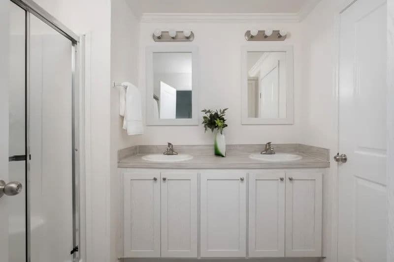 Rutherford bathroom home features