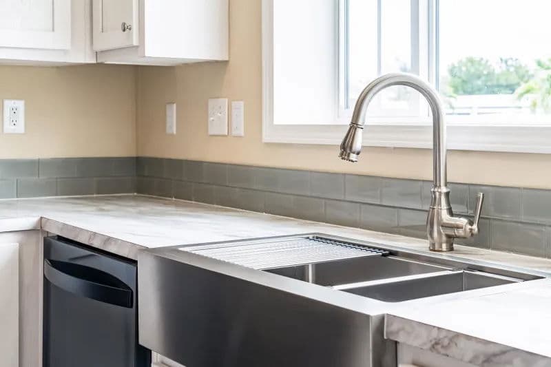 Ronton kitchen home features