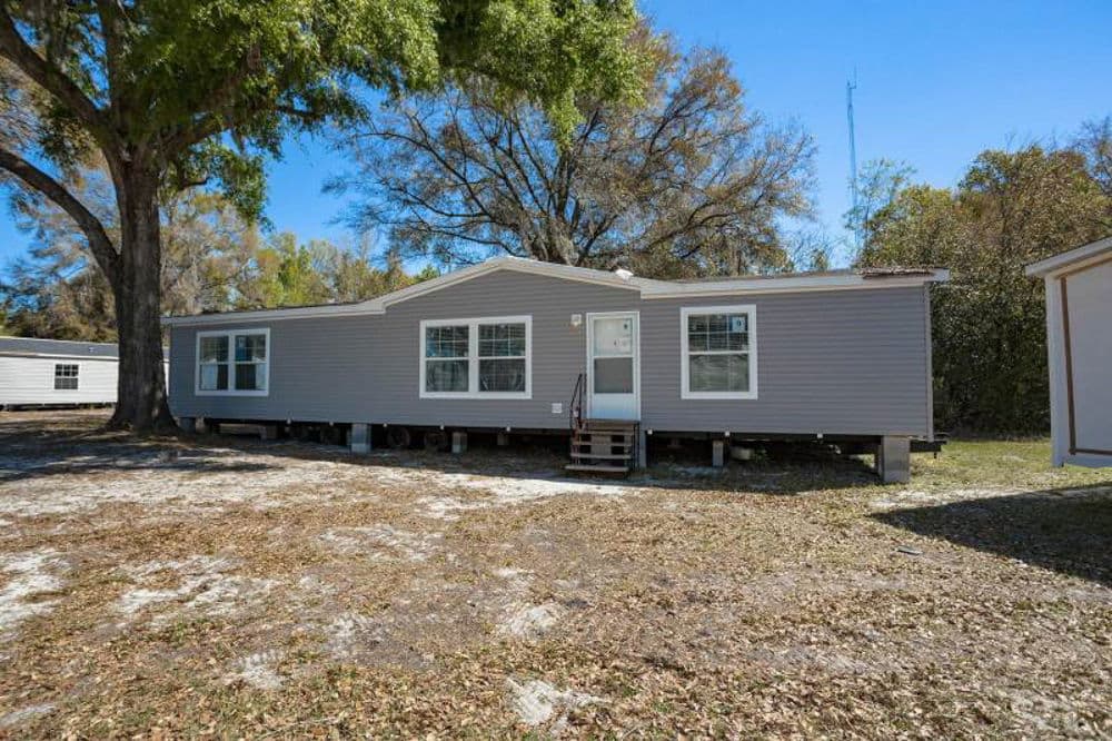 Eastman elevation and exterior home features