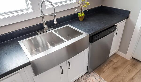 The blackwater kitchen home features