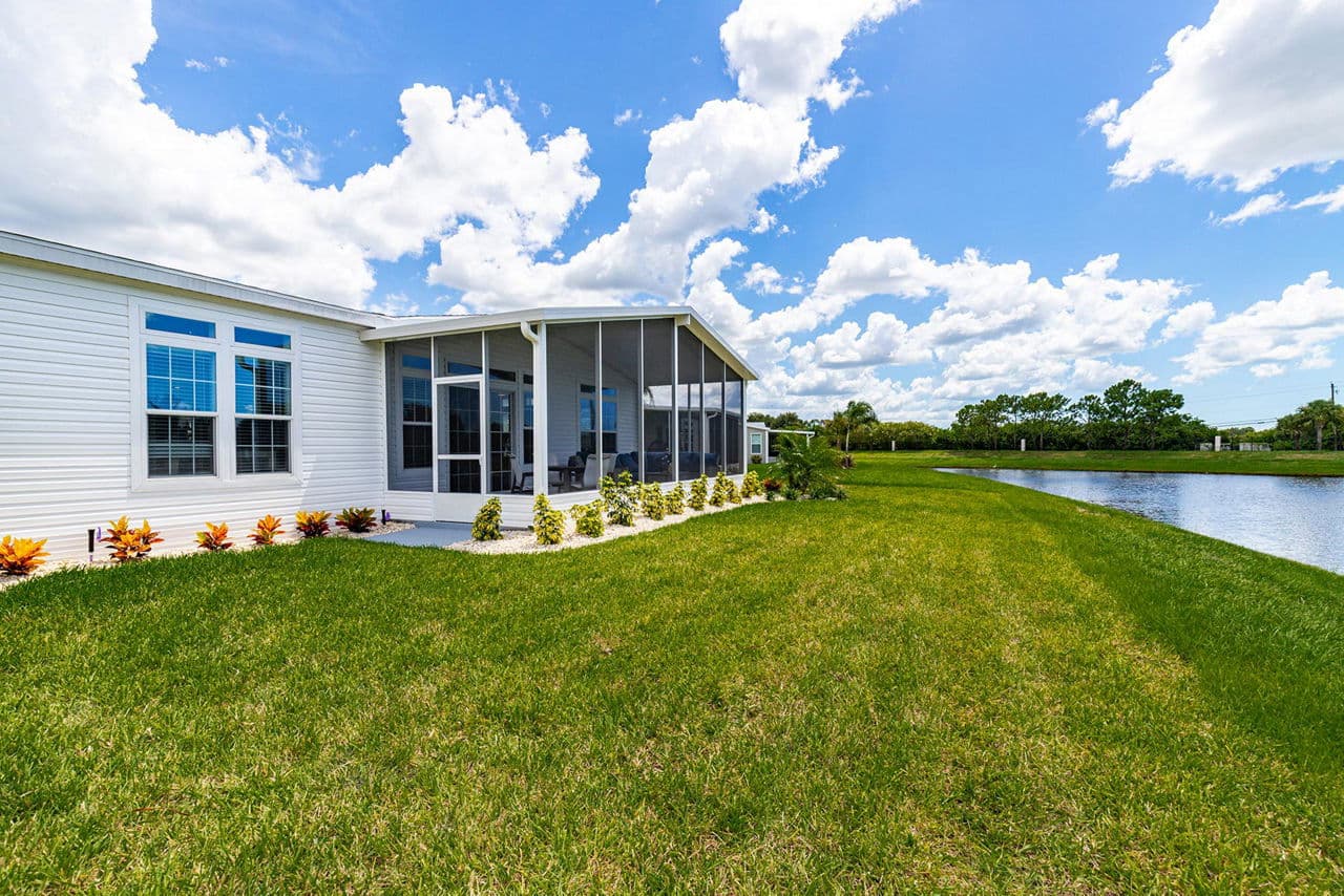 Silver springs elite 6400 exterior home features