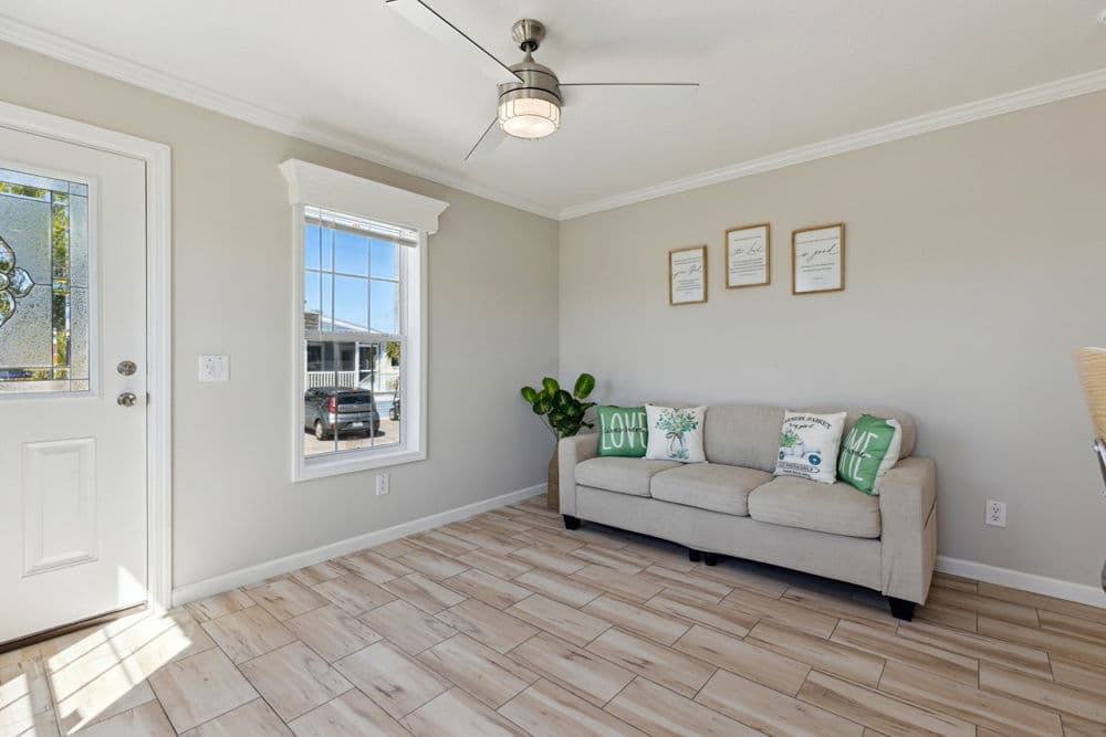 Bigbee interior home features