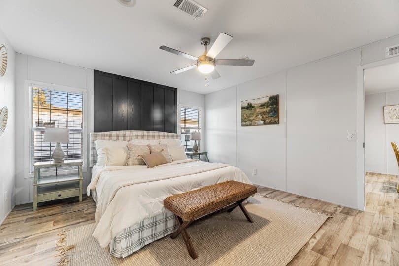 32644d bedroom home features