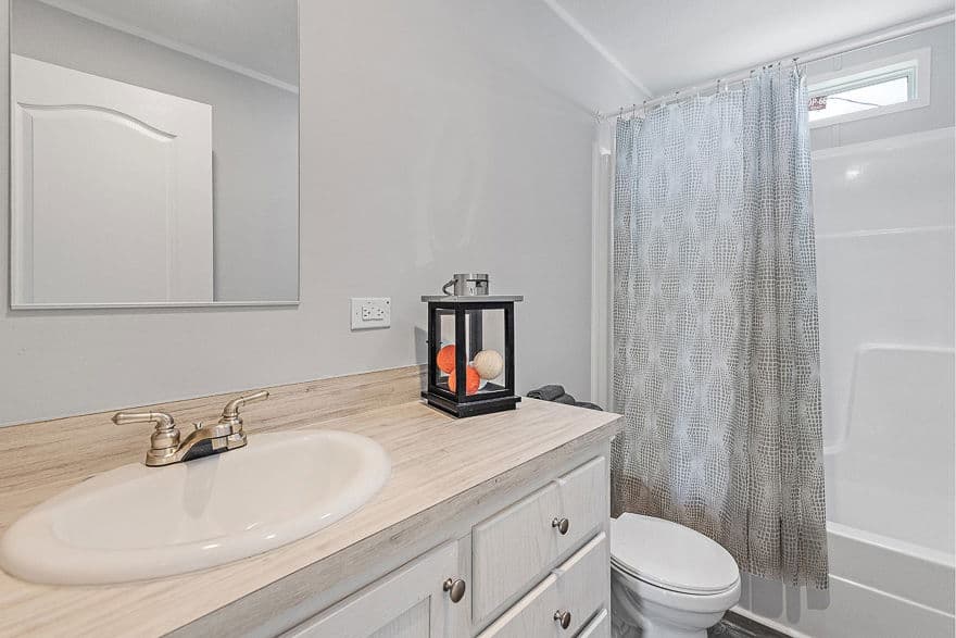 Apopka bathroom home features