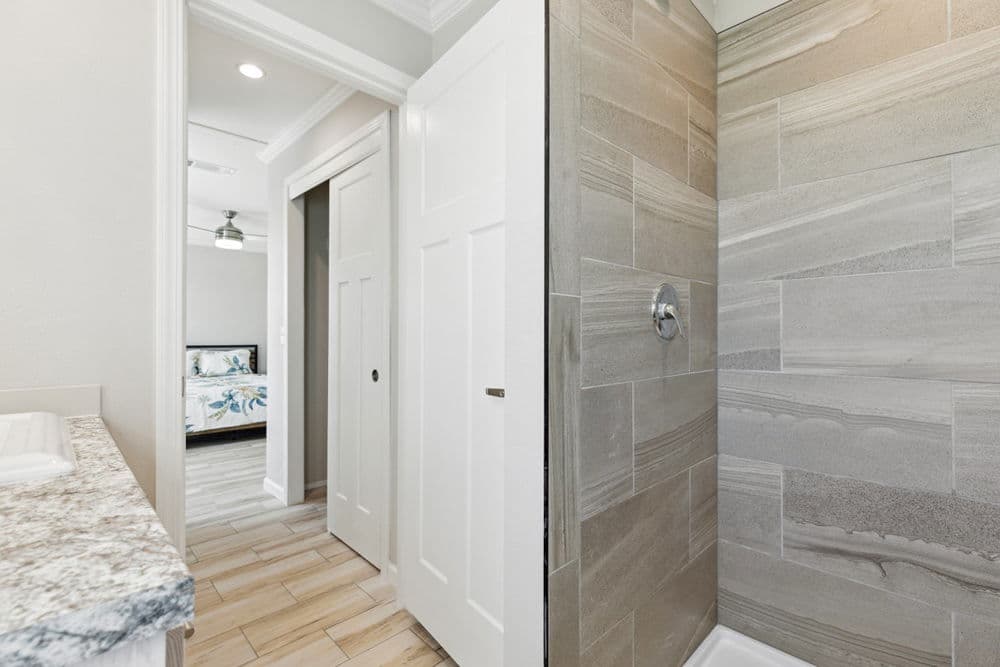 Bigbee bathroom home features