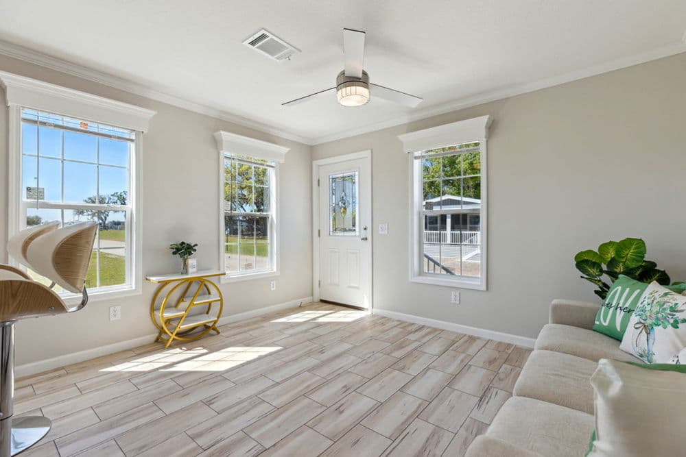 Bigbee interior home features